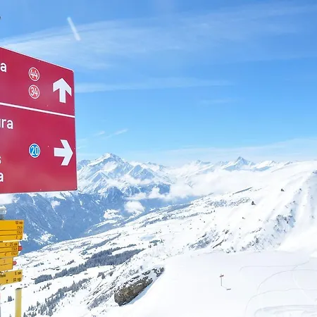 Casa Lumnezia - Panoramic Ecodesign Obersaxen - Val Lumnezia I - Vignogn I Near Laax Flims I 5 Swiss Stars Rating * Vella